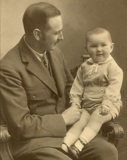 Harald med Niels Aage, 1930